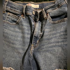 Levi's signature jean shorts size 8